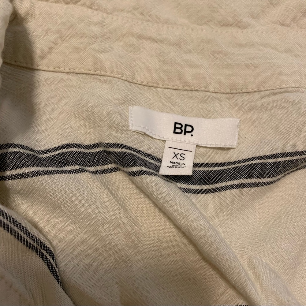 Striped Collared Button Up - Picture 4 of 4